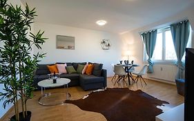 Stylish 2 Floor Penthouse • 15 Min To City Center