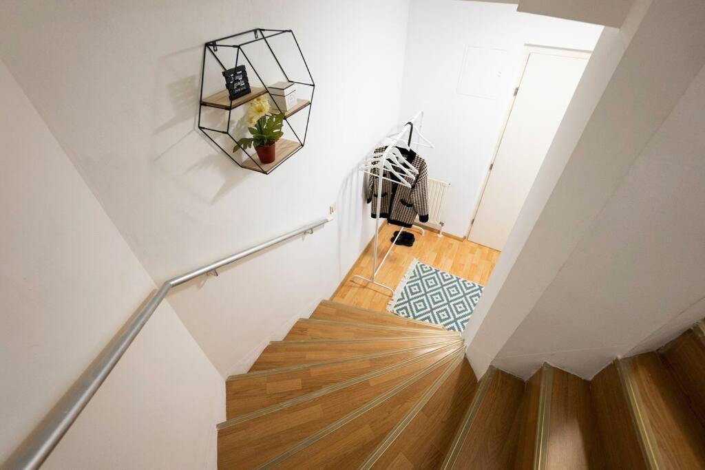 Stylish 2 Floor Penthouse • 15 Min To City Center Вена Экстерьер фото