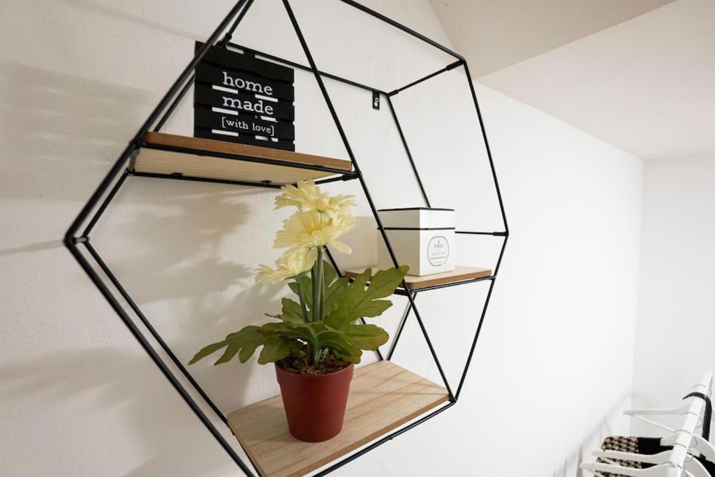 Stylish 2 Floor Penthouse • 15 Min To City Center Вена Экстерьер фото